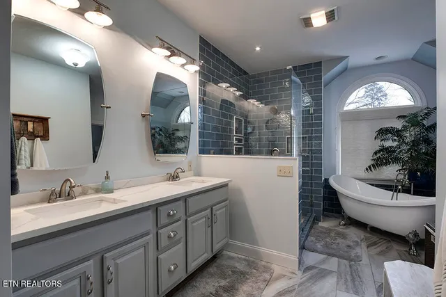 $785,000 | 115 Kawatuska Way, Loudon, TN 37774