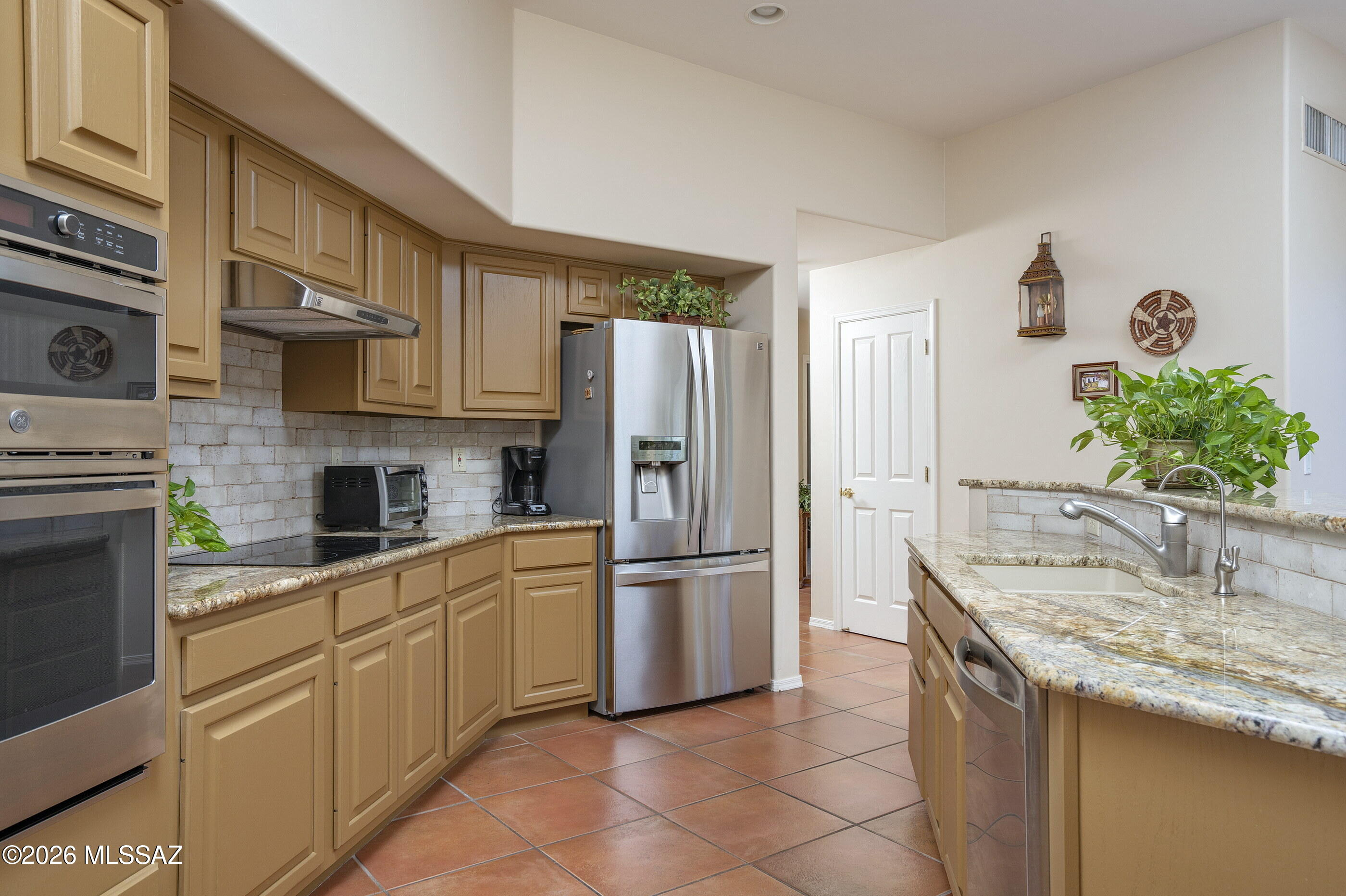 715 West Panorama Road Tucson, AZ 85704 - Photo 10 of 34 Granite Countertops