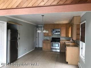 68 Old Post Road Tobyhanna, PA 18466 - Photo 3 of 13 Kitchen eat in