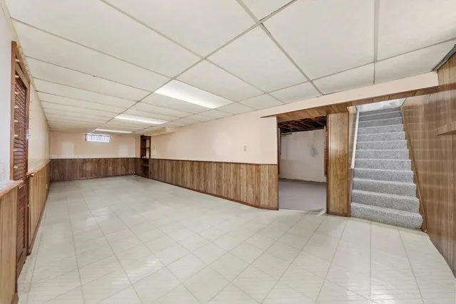 $279,900 | 735 Westgate Drive, Aurora, IL 60506