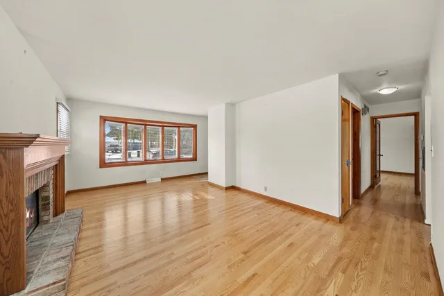 $279,900 | 735 Westgate Drive, Aurora, IL 60506