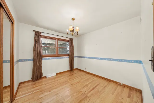 $279,900 | 735 Westgate Drive, Aurora, IL 60506