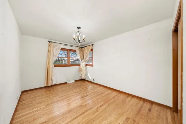 $279,900 | 735 Westgate Drive, Aurora, IL 60506