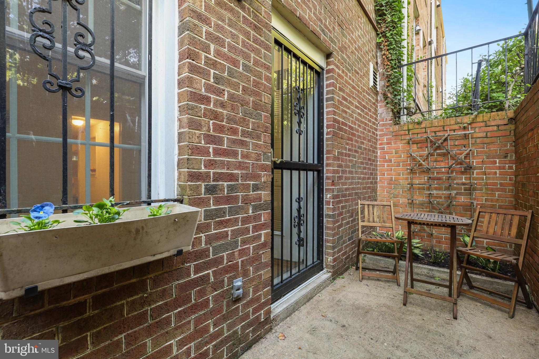 1949 Calvert Street Northwest, Unit 1949 Washington, DC 20009 - Photo 20 of 33