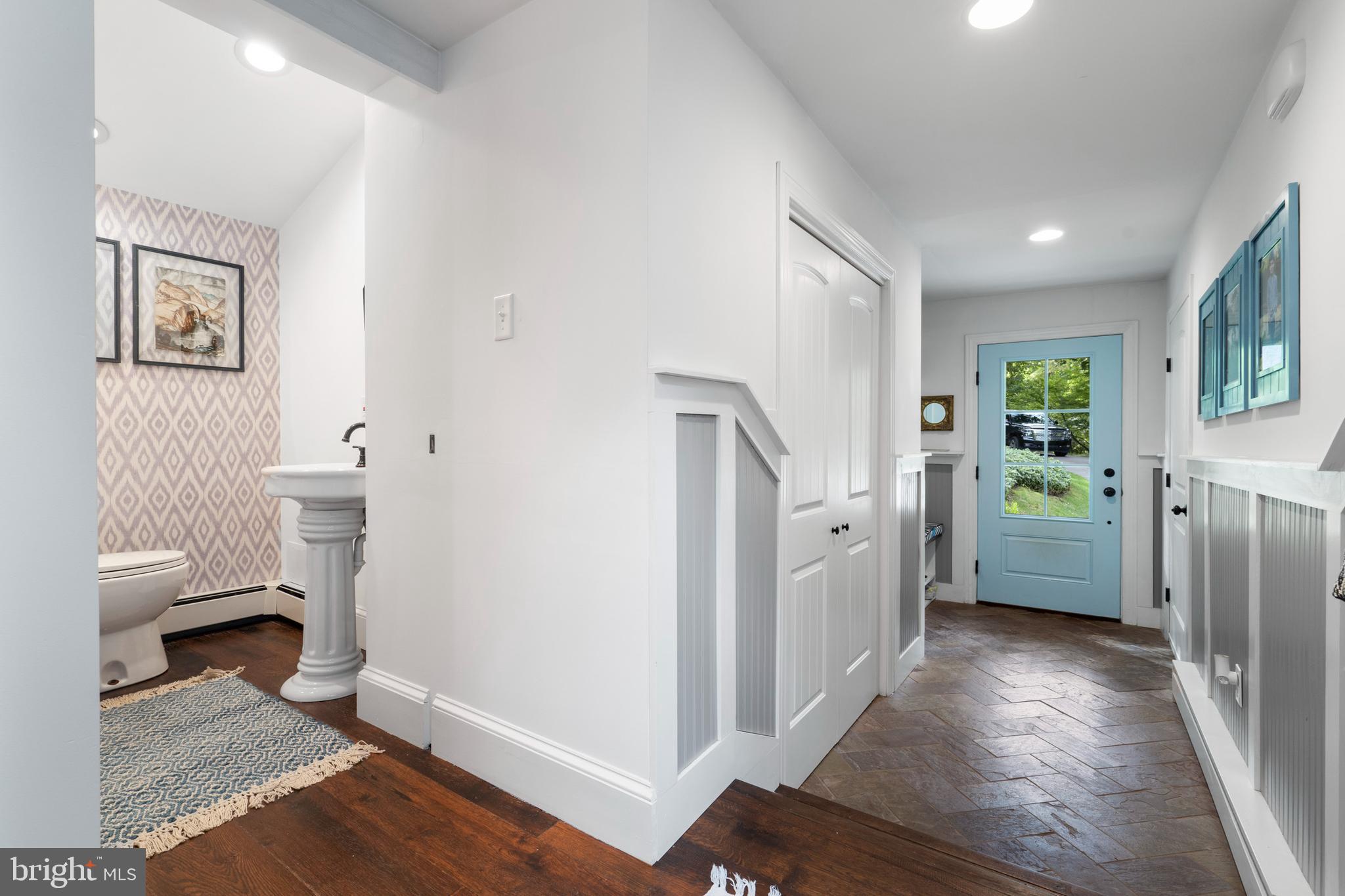 14 Spring Hollow Road Wayne, PA 19087 - Photo 10 of 51 Powder room