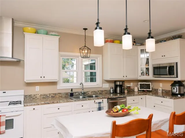 $485,000 | 411 South 5th Street, Owensville, MO 65066