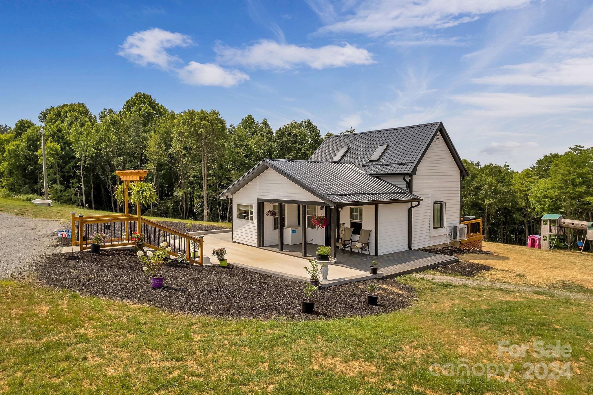 351 Hardin Camp Road Ennice, NC 28623 - Photo 2 of 48 Gallery Image 2