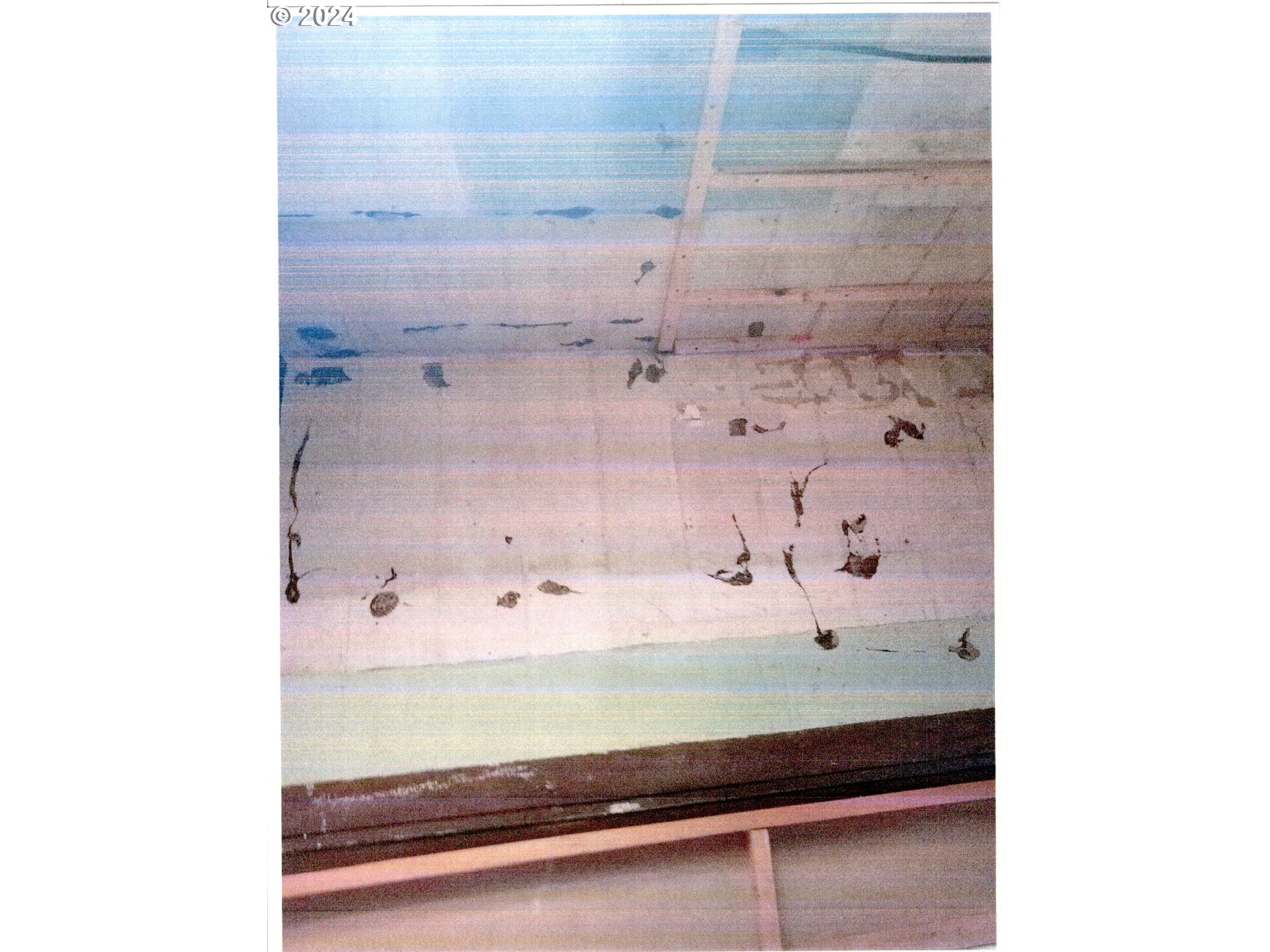 689 South South End Road Oregon City, OR 97045 - Photo 25 of 26 a bathroom with a bathtub and a shower