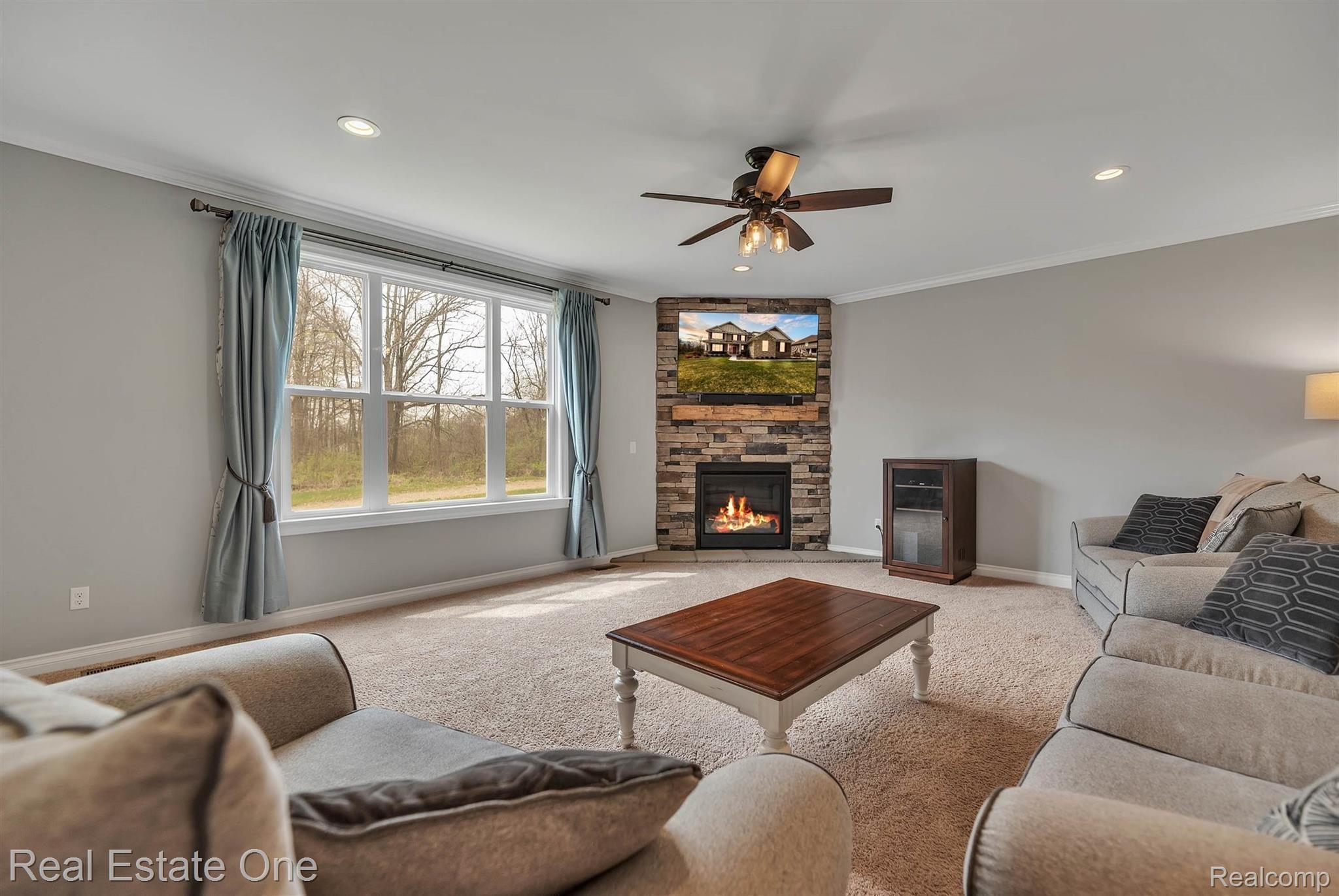 2452 Walnut View Drive Howell, MI 48855 - Photo 16 of 39 21-2452 Walnut View Dr-WindowStill-Real-Estate-Photography-21.jpg