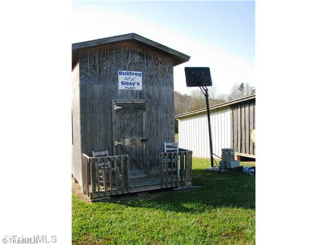 304 Crousetown Road Lexington, NC 27292 - Photo 13 of 15 Workshop.