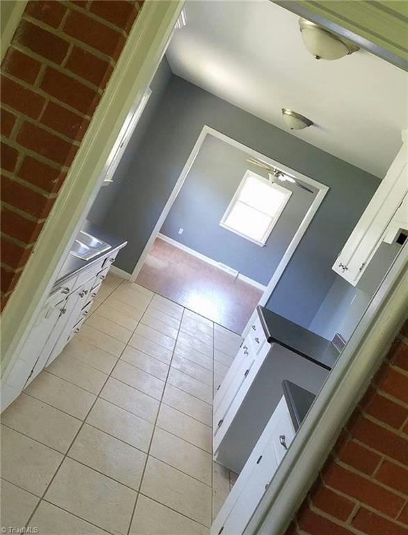 2014 Armhurst Road Greensboro, NC 27405 - Photo 3 of 9 Gallery Image 3
