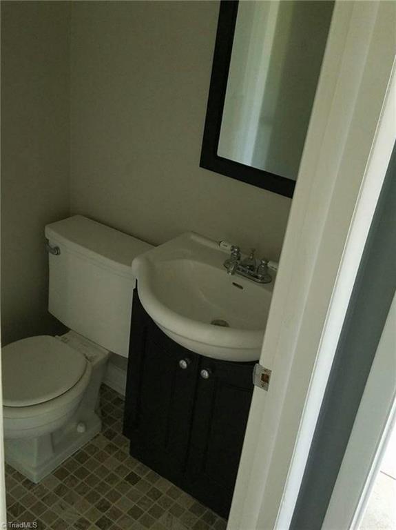 2014 Armhurst Road Greensboro, NC 27405 - Photo 6 of 9 Gallery Image 6