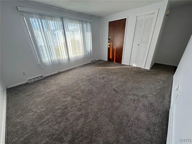 $2,000 | 519 Sunflower Drive, Salina, NY 13088