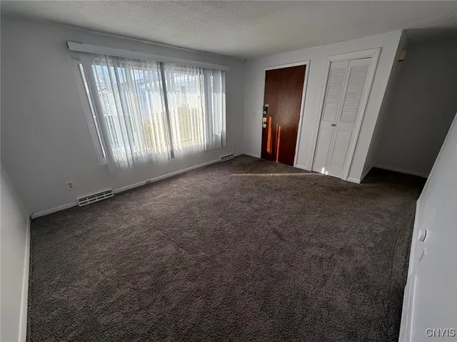 $2,000 | 519 Sunflower Drive, Salina, NY 13088