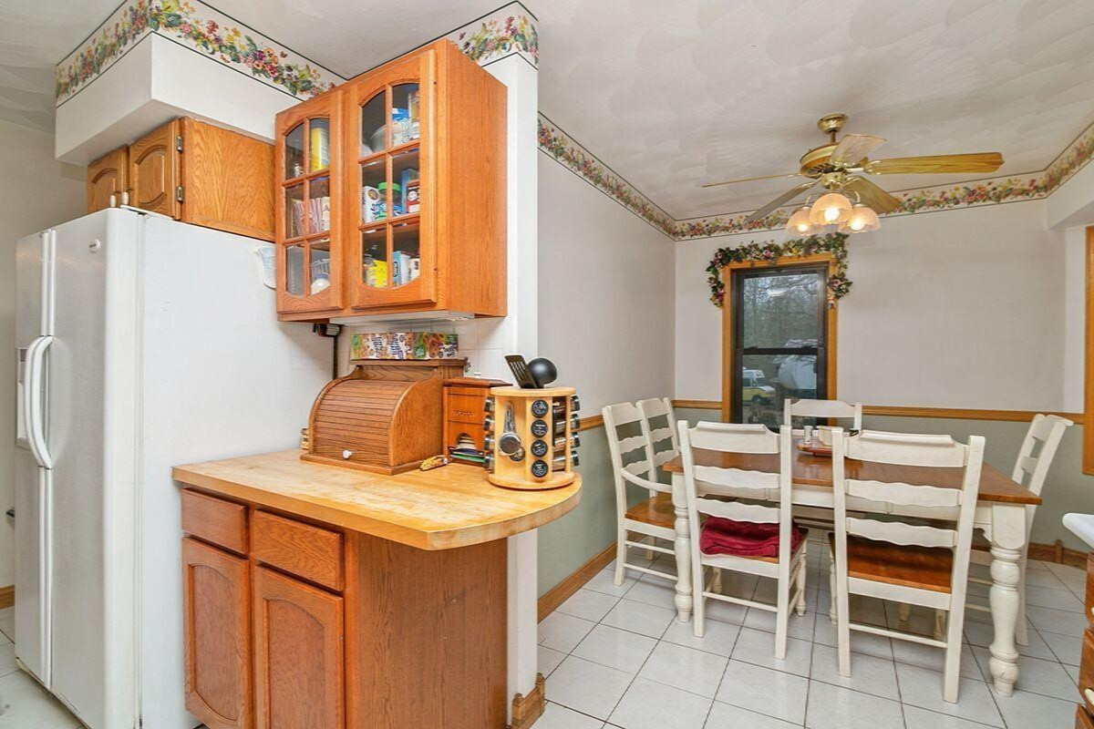 6245 Ravine Ridge Road Kalamazoo, MI 49009 - Photo 5 of 50 Kitchen