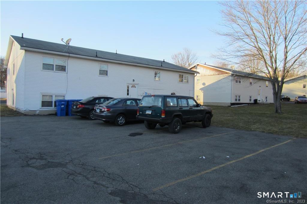 26 Elmview Circle, Unit 4 Waterbury, CT 06708 - Photo 3 of 18 Rear Exterior