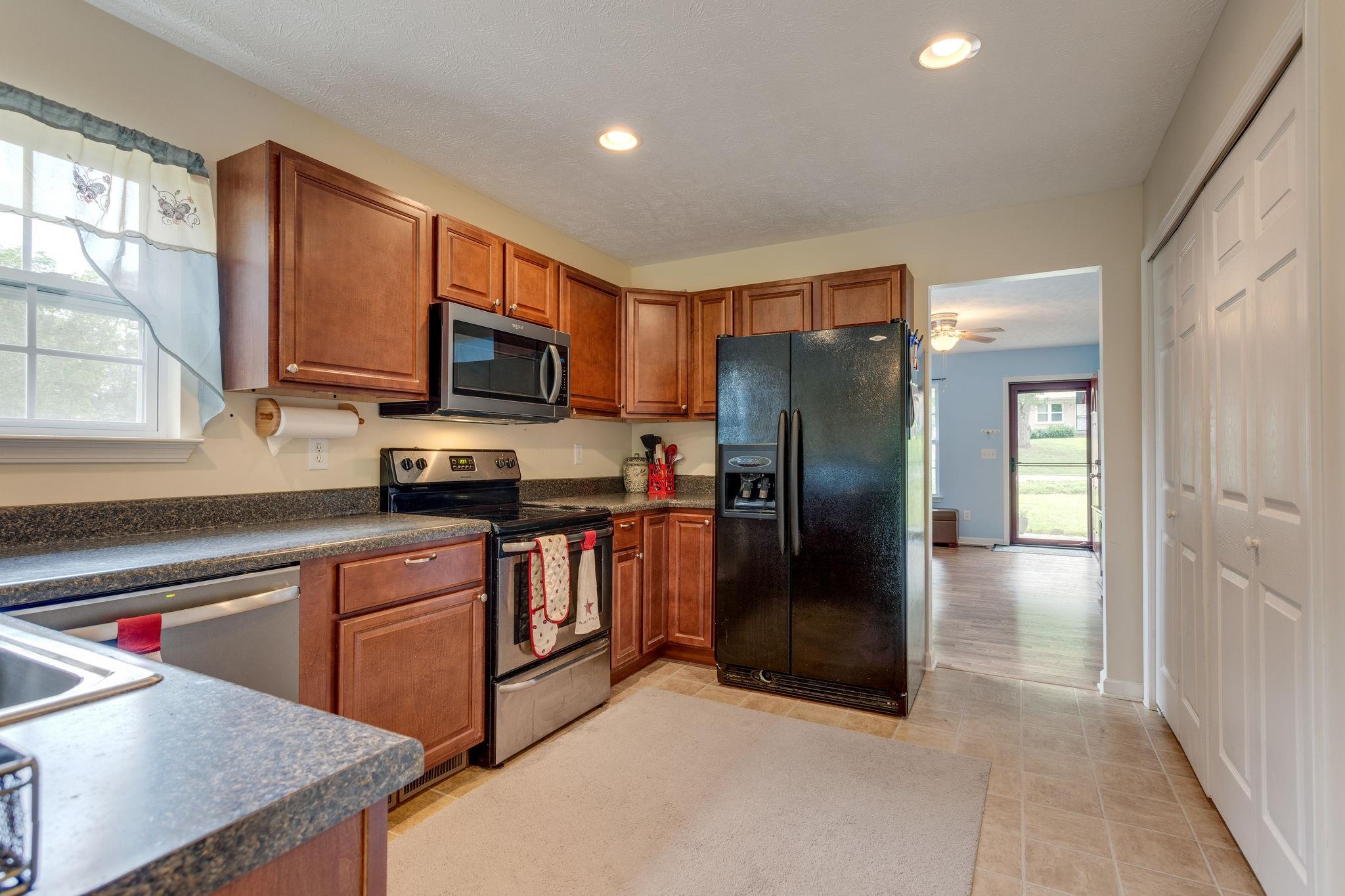 800 Hughes Street Spring Hill, TN 37174 - Photo 7 of 17 Gallery Image 7