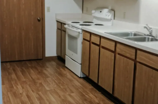 $805 | 233 High Street, Butler, IN 46721