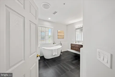 $1,200,000 | 5139 Brawner Place, Alexandria, VA 22304