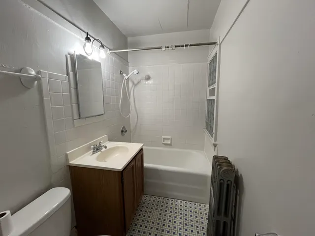 $1,025 | 4573 South Lake Drive, Cudahy, WI 53110