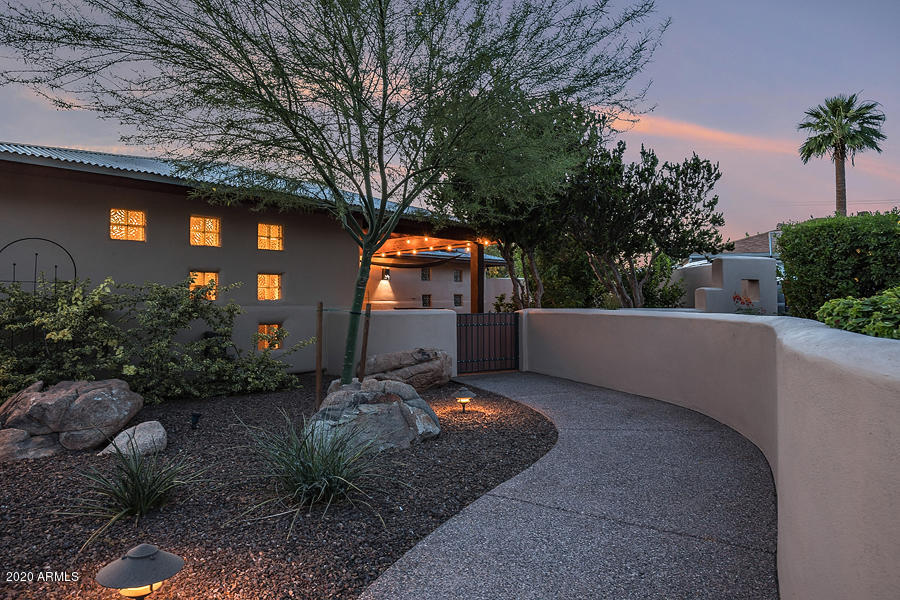 726 West Northview Avenue Phoenix, AZ 85021 - Photo 3 of 54 726 W Northview-1