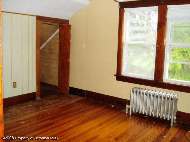 130 Merwin Street Waymart, PA 18472 - Photo 5 of 9 Gallery Image 5