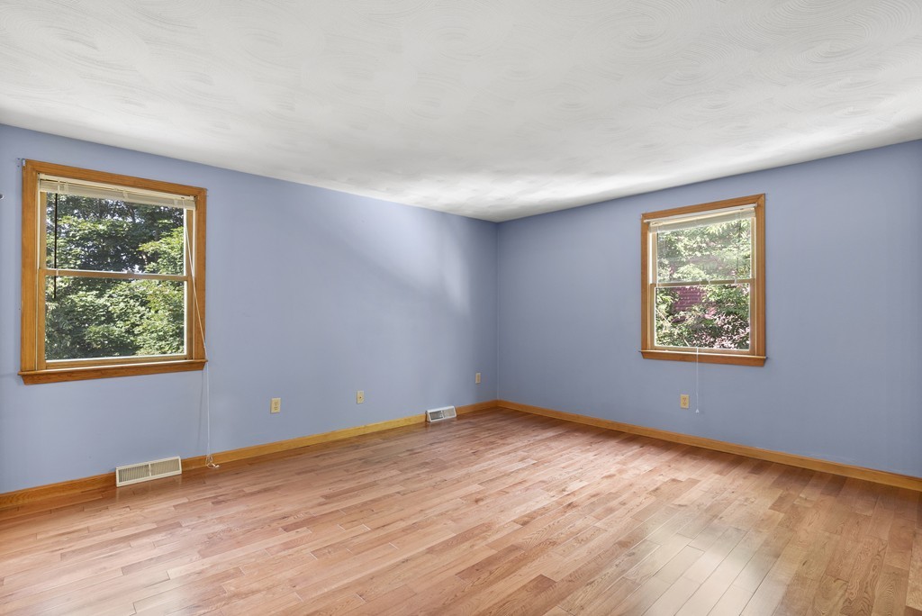 87 Jones Road Hopedale, MA 01747 - Photo 12 of 29 Gallery Image 12