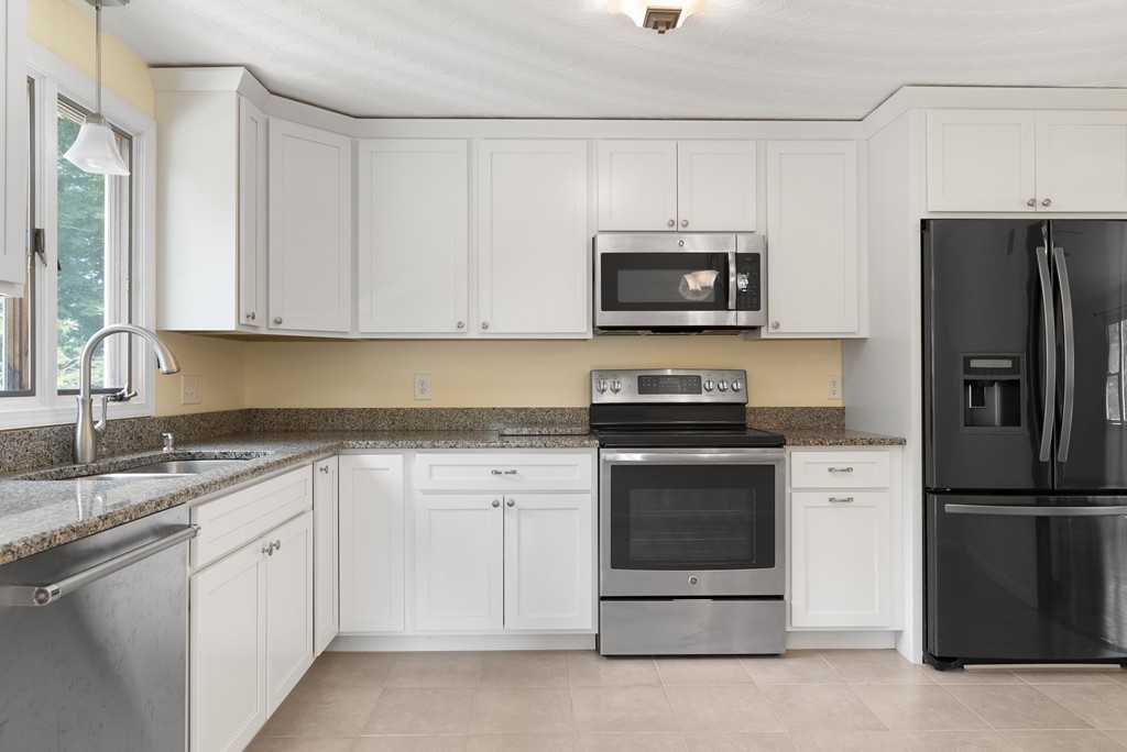 87 Jones Road Hopedale, MA 01747 - Photo 8 of 29 Gallery Image 8