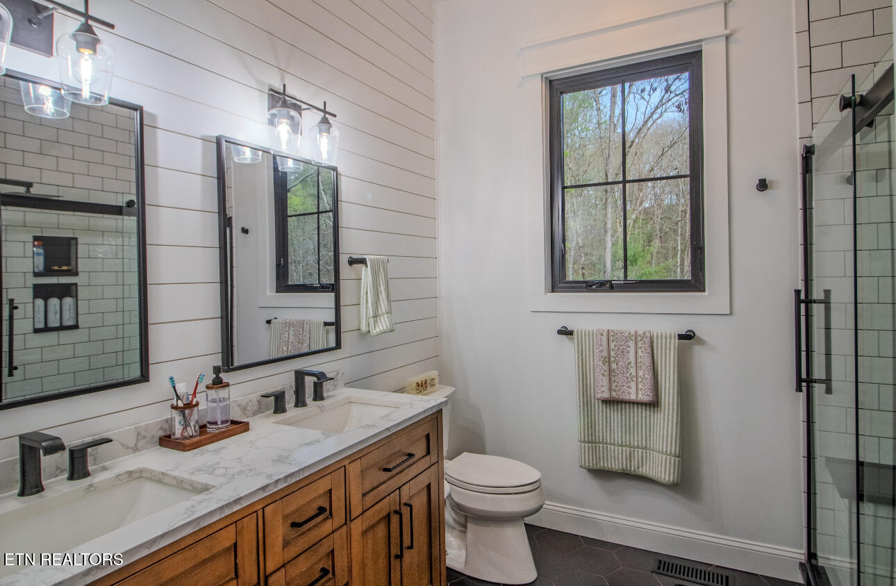 472 Highway 107 Del Rio, TN 37727 - Photo 15 of 45 IMG_6873