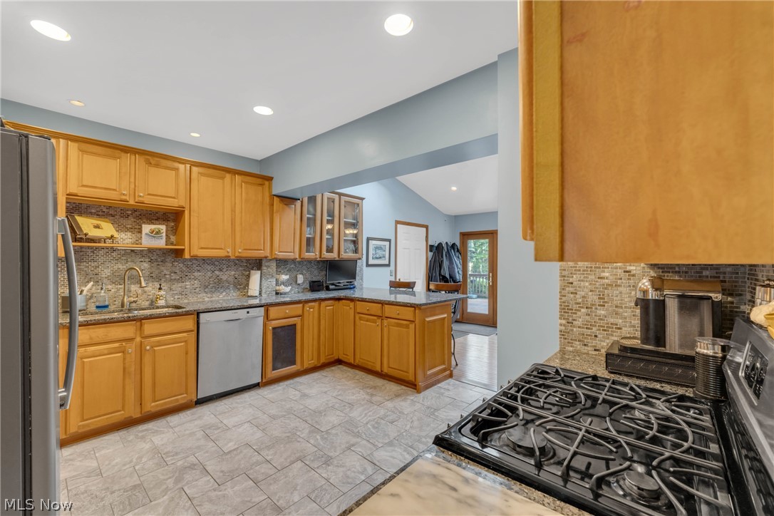 2874 Coleridge Road Cleveland Heights, OH 44118 - Photo 13 of 31