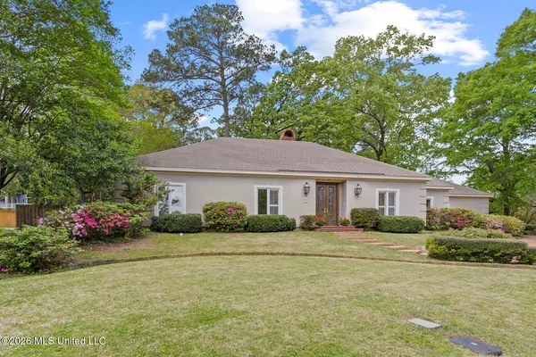 $370,000 | 11 Highland Meadows Drive, Jackson, MS 39211