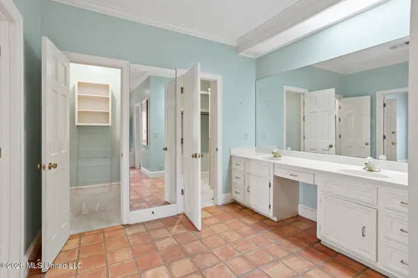 $370,000 | 11 Highland Meadows Drive, Jackson, MS 39211