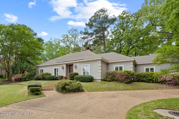 $370,000 | 11 Highland Meadows Drive, Jackson, MS 39211