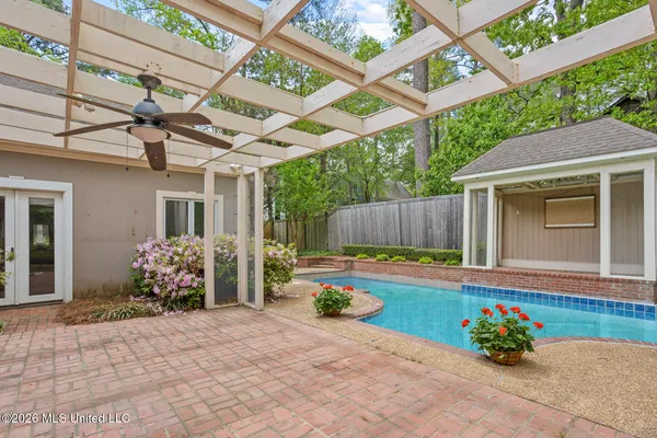 $370,000 | 11 Highland Meadows Drive, Jackson, MS 39211