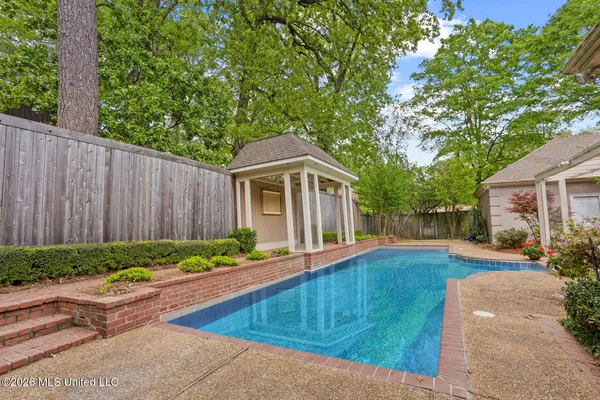 $370,000 | 11 Highland Meadows Drive, Jackson, MS 39211