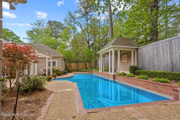 $370,000 | 11 Highland Meadows Drive, Jackson, MS 39211