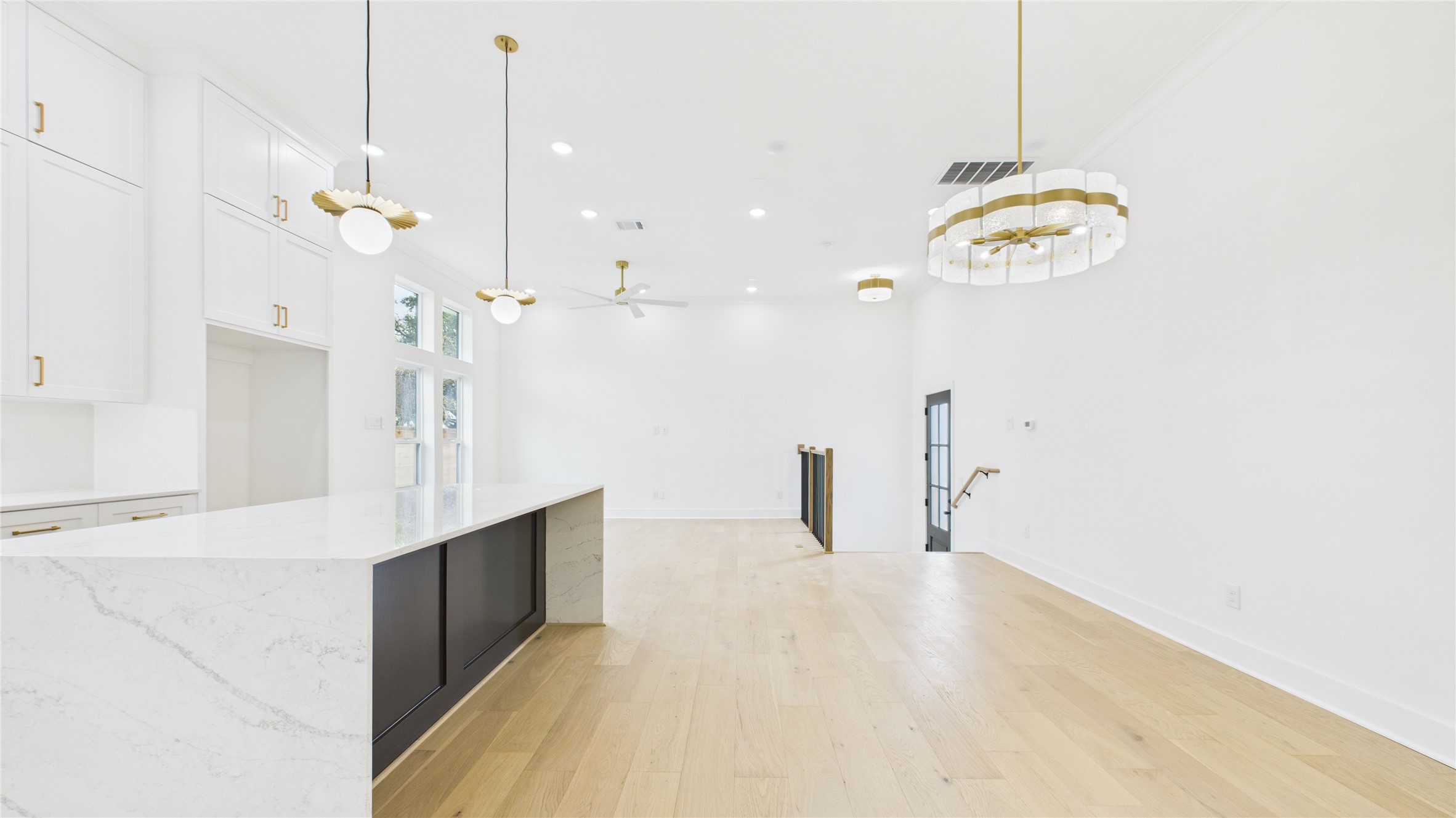 602 Jewett Street, Unit A Houston, TX 77009 - Photo 14 of 46 Special designer lighting throughout the home.