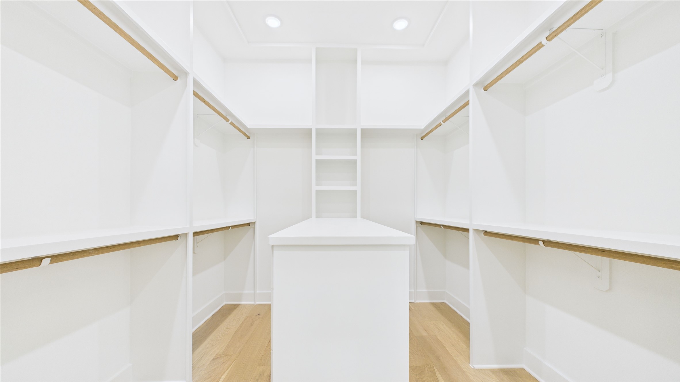 602 Jewett Street, Unit A Houston, TX 77009 - Photo 31 of 44 Perfect for organizing wardrobe essentials.