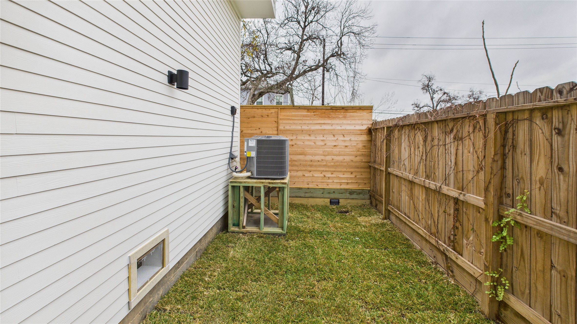602 Jewett Street, Unit A Houston, TX 77009 - Photo 44 of 44 Enough yard to grill and chill - but easy maintenance!