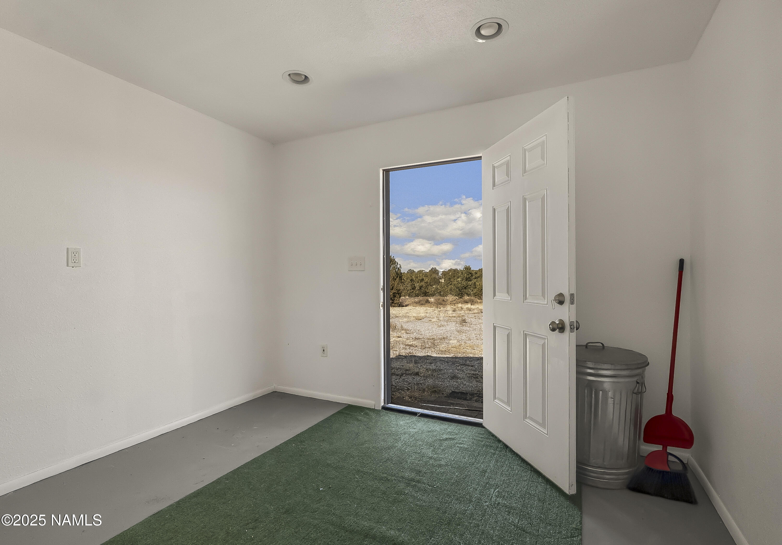 7066 North Buck Ridge Road Williams, AZ 86046 - Photo 13 of 27 Finished Pump House with Electricity