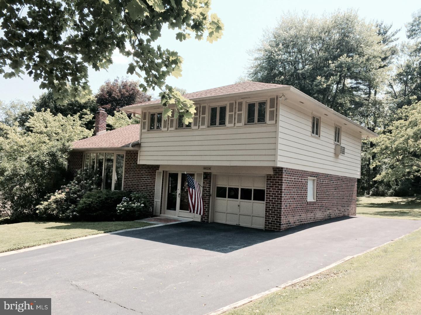 442 Malin Road Newtown Square, PA 19073 - Photo 3 of 25