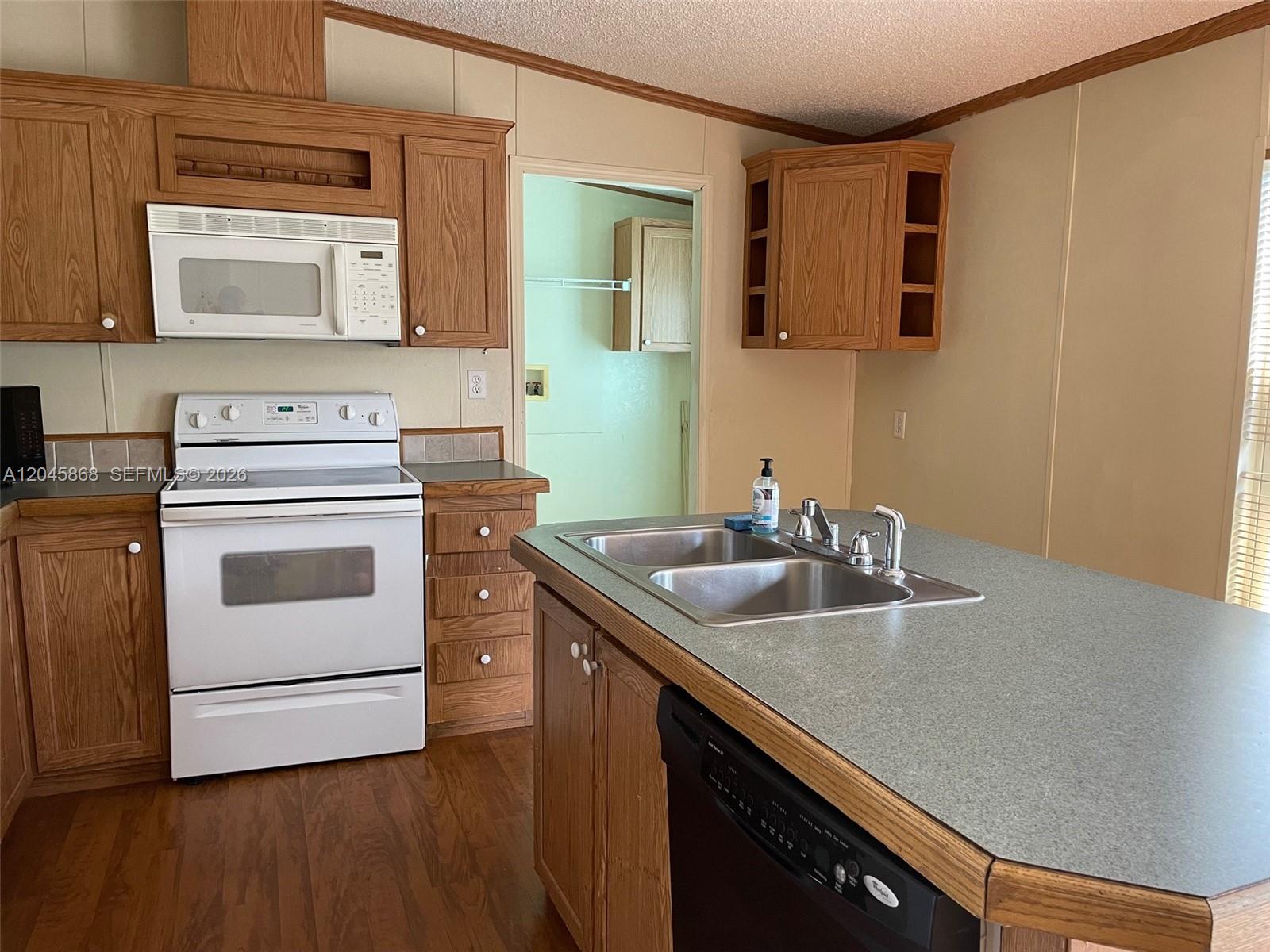 11864 Atlantic Circle, Unit H Boca Raton, FL 33428 - Photo 2 of 25
