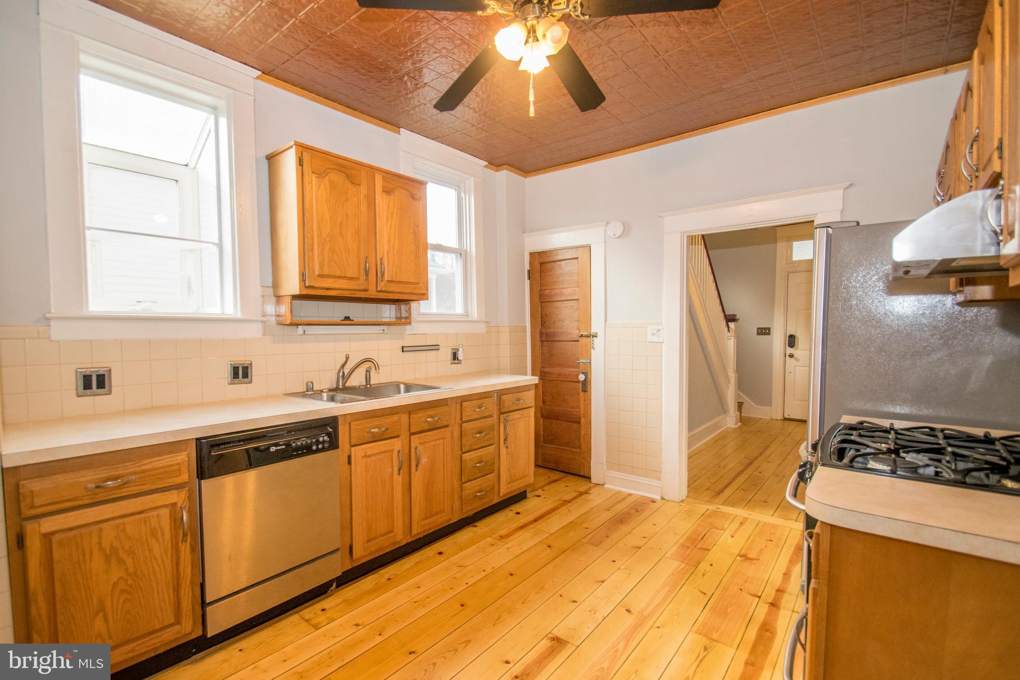 620 Orpington Road Baltimore, MD 21229 - Photo 19 of 45