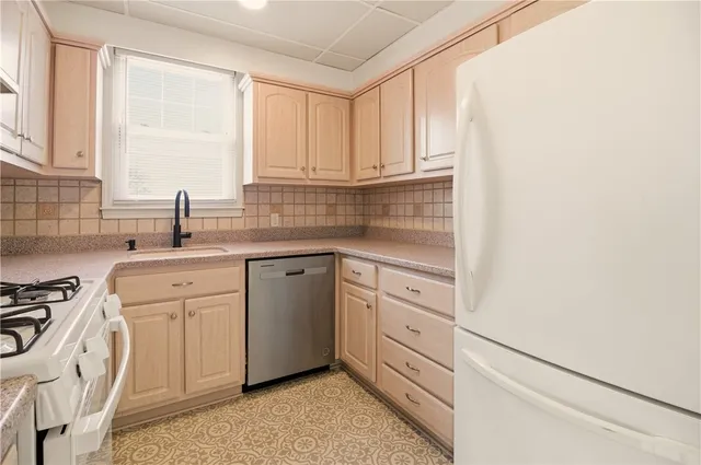 $2,300 | 334 Jastram Street, Unit 1, Providence, RI 02908