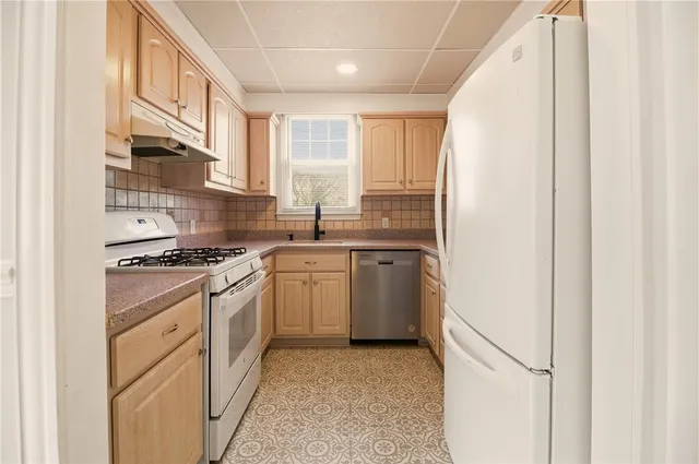 $2,300 | 334 Jastram Street, Unit 1, Providence, RI 02908