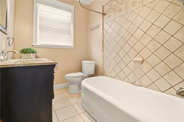 $2,300 | 334 Jastram Street, Unit 1, Providence, RI 02908