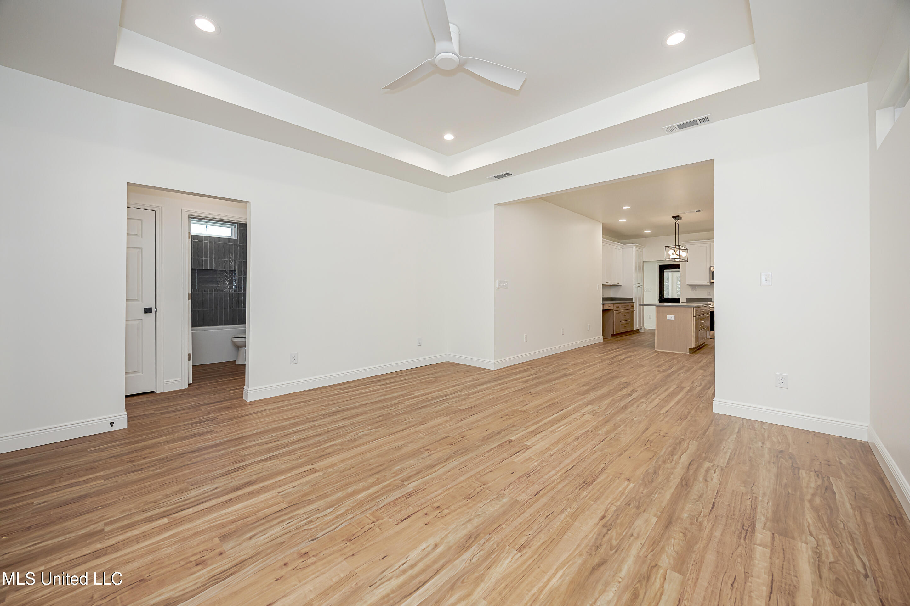 811 Bay Street Ocean Springs, MS 39564 - Photo 13 of 66 IMG_2503