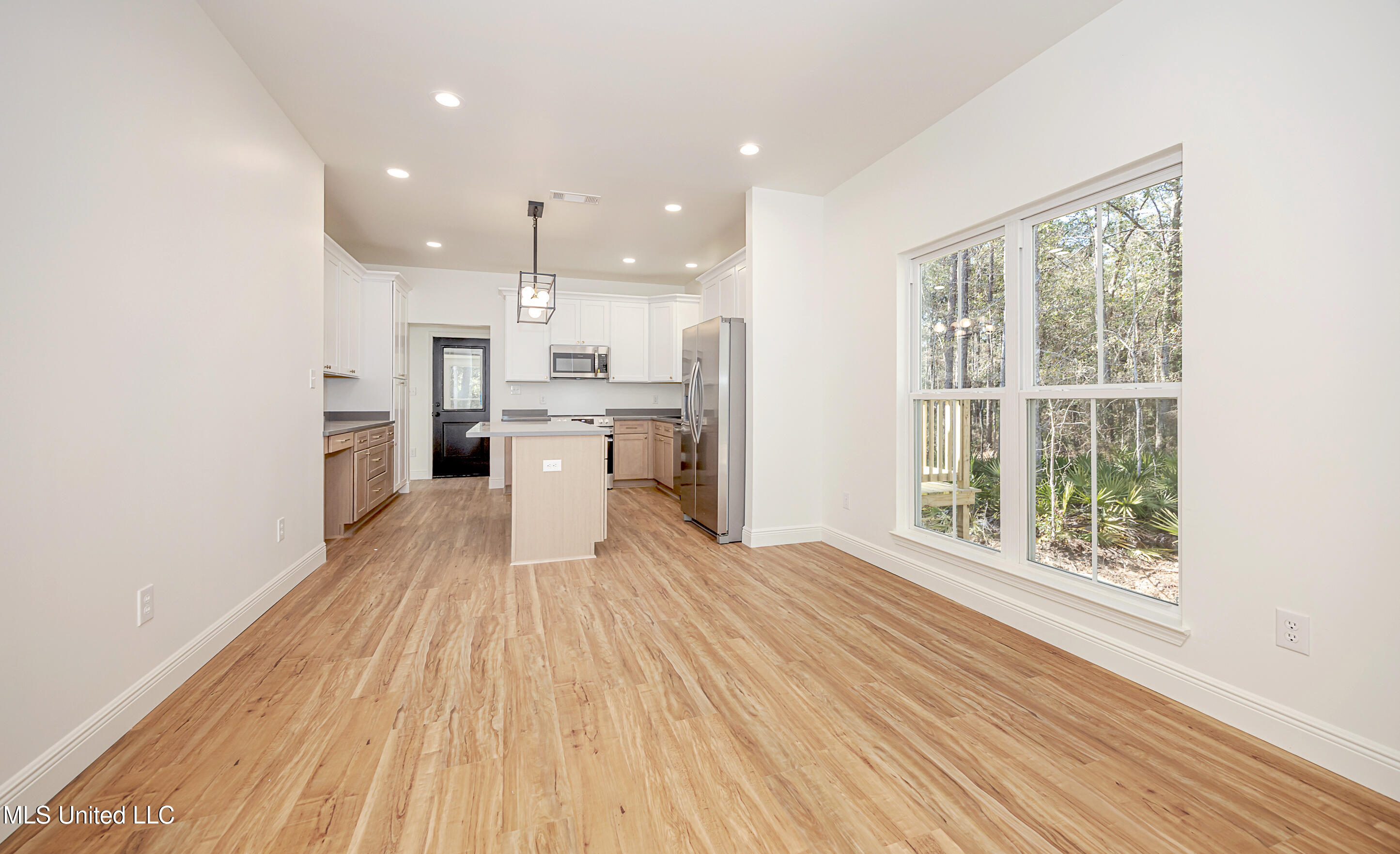 811 Bay Street Ocean Springs, MS 39564 - Photo 15 of 66 IMG_2505