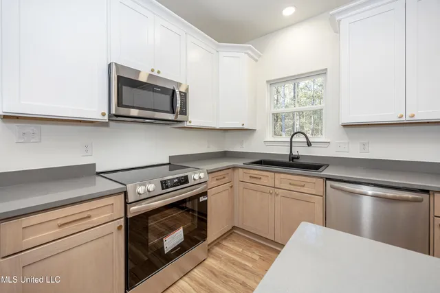 $260,000 | 811 Bay Street, Ocean Springs, MS 39564