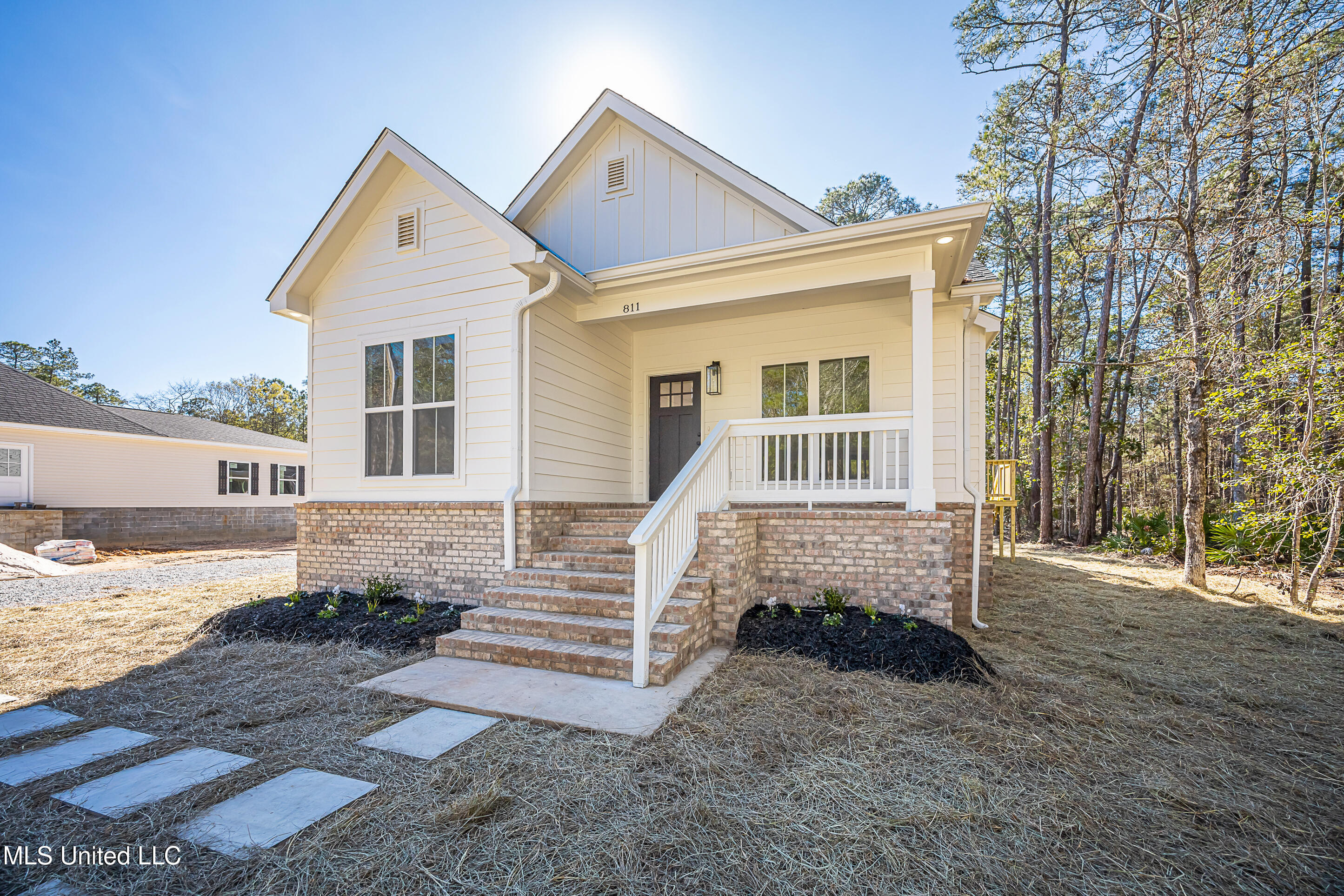 811 Bay Street Ocean Springs, MS 39564 - Photo 2 of 66 IMG_2584